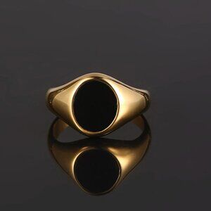 Gold Onyx Ring  18K Gold Signet Ring

Size 6